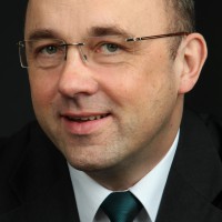 Dr. Robert Körfer