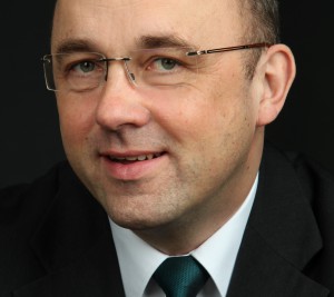 Dr. Robert Körfer